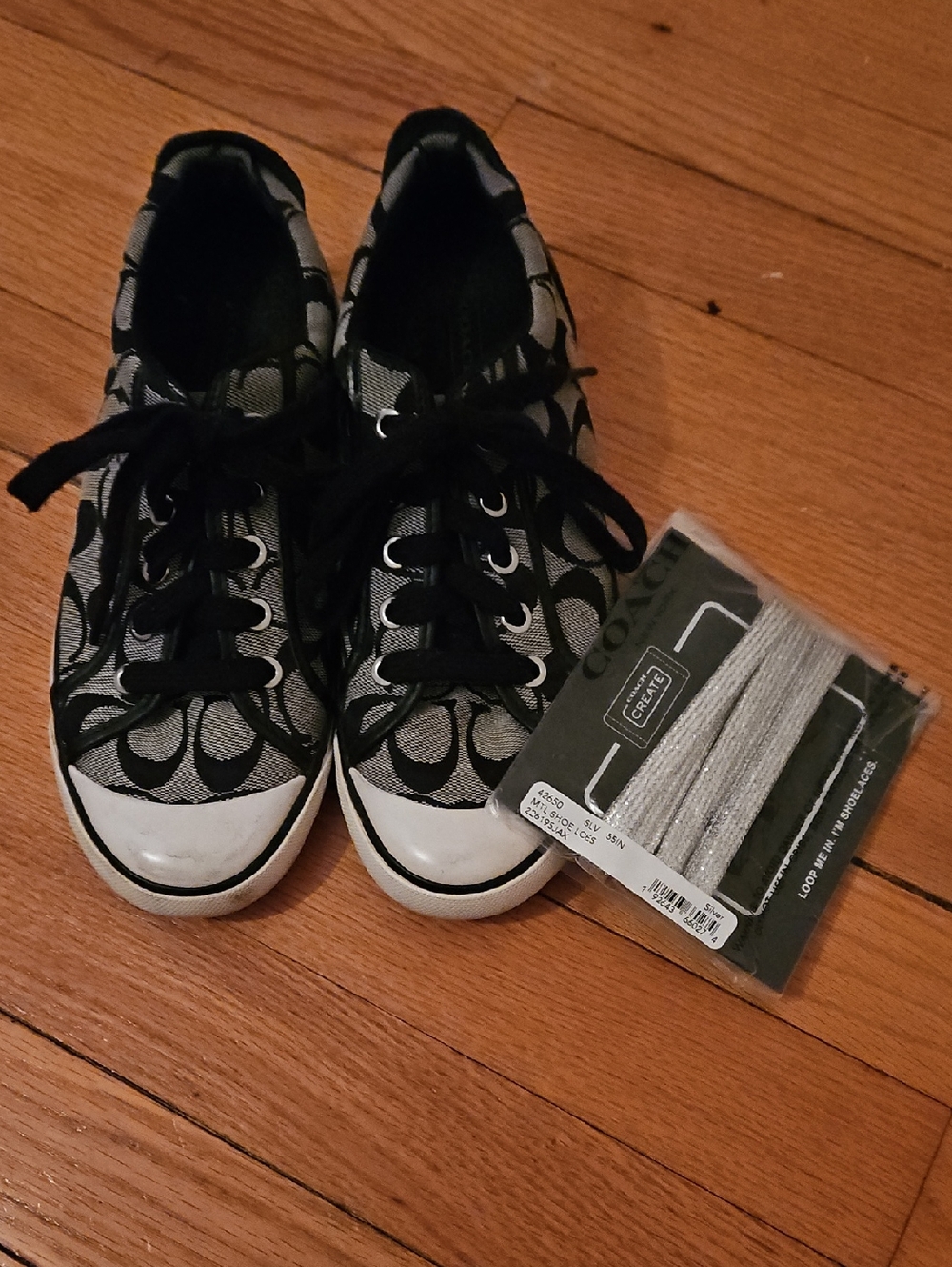 Coach Sz 7 Black & Silver/Grey Low-Top Canvas Sneakers + Extra NWT Silver Laces